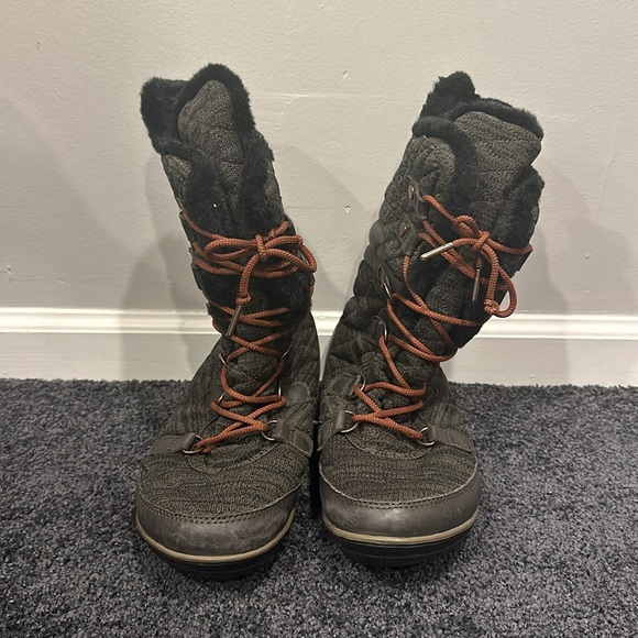 Waterproof Columbia Snow Boots - Picture 3 of 7